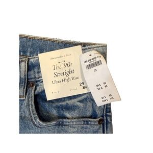 ✨ NWT Abercrombie & Fitch 90’s Straight Ultra High-Rise Jeans ✨